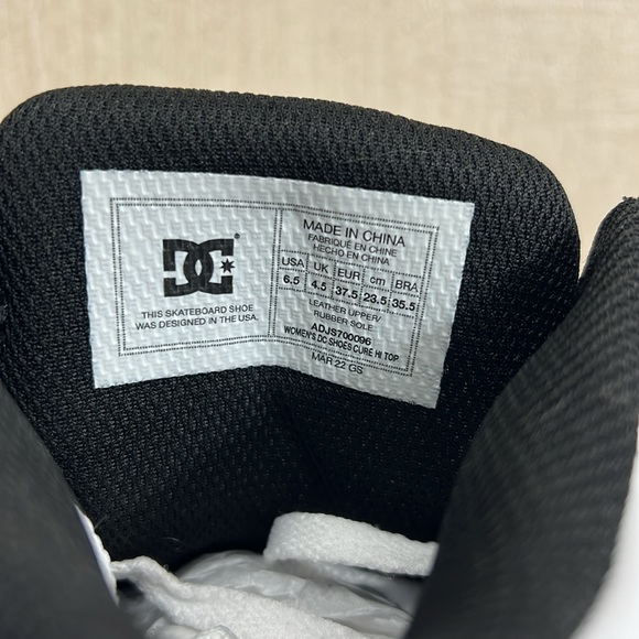 WOMEN’S DC CURE HI TOPS SIZE 6.5 BLACK AND LEOPARD PRINT BRAND NEW IN BOX!! - Picture 7 of 10